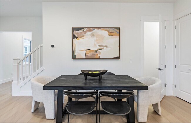 Building Photo - 15628 NW Raywood Ln