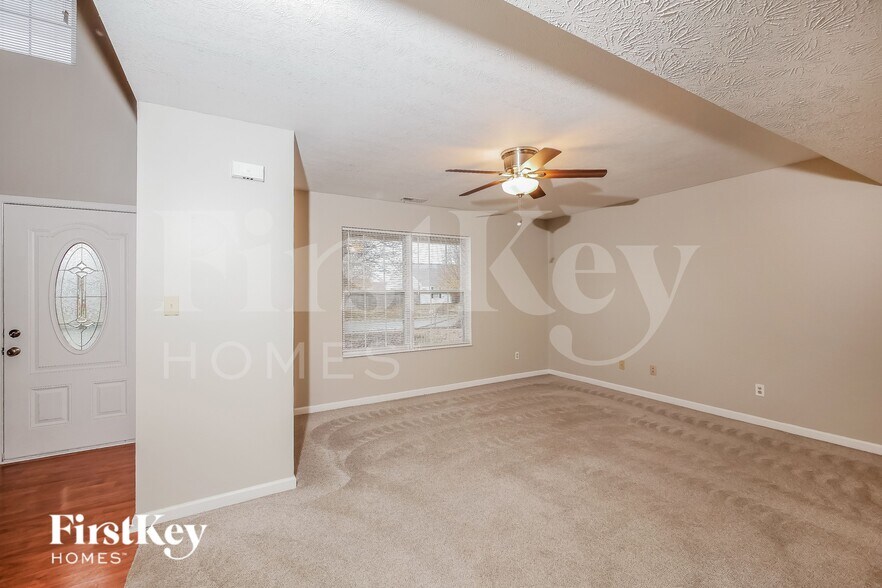 Building Photo - 1005 Quarterhorse Run