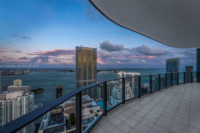 Building Photo - 1000 Brickell Plaza