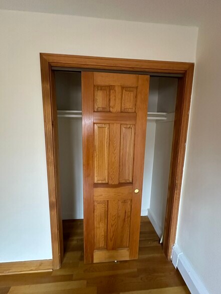 Building Photo - 282 Grove St