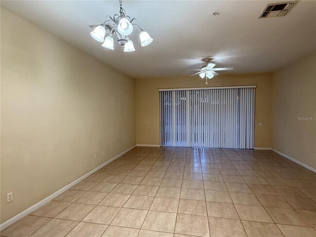 Building Photo - 2865 Polana St