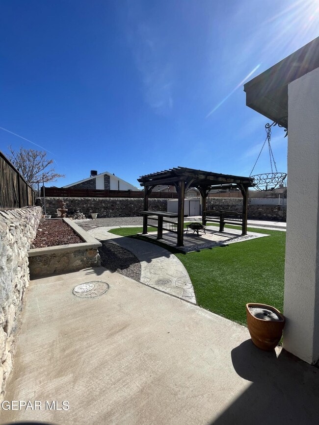 Building Photo - 5432 Thornridge Cir