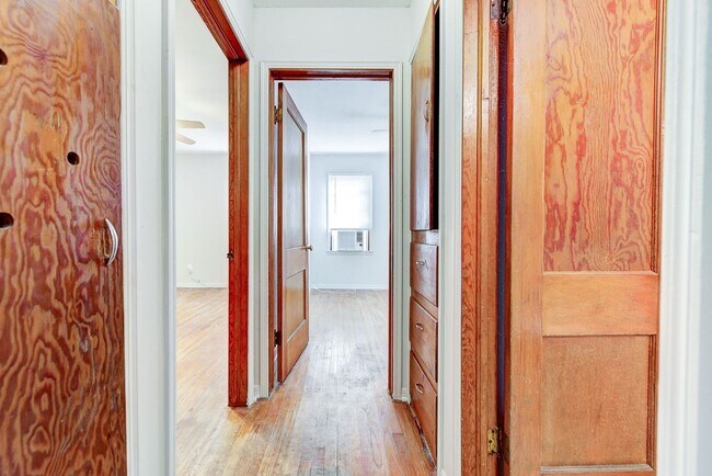 Building Photo - 2 bedroom 1 bath - Del City