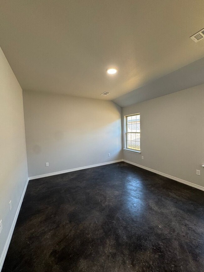 Building Photo - Located in the Glendale Area!!! New Build "Be the 1st to live HERE!!! 1/2 off special 1st month rent