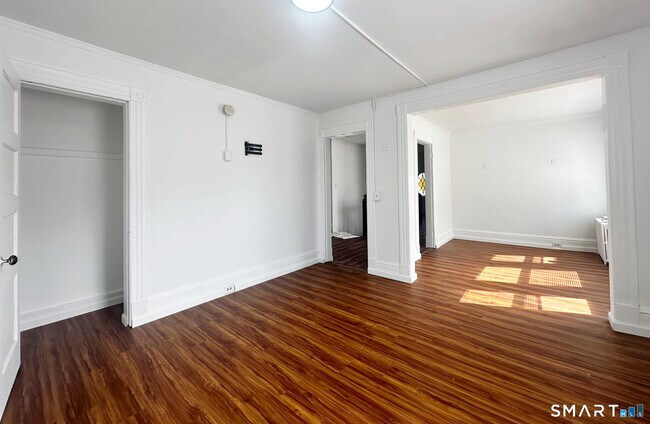 Building Photo - 394 High St