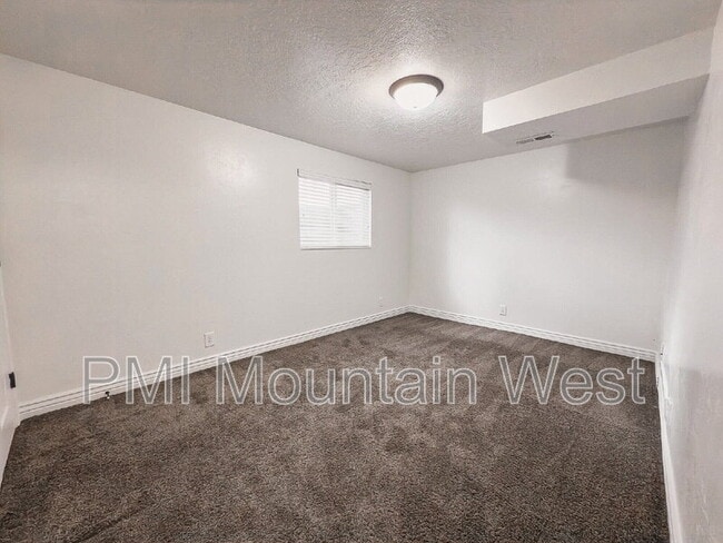 Building Photo - 2007 Nevada Cir