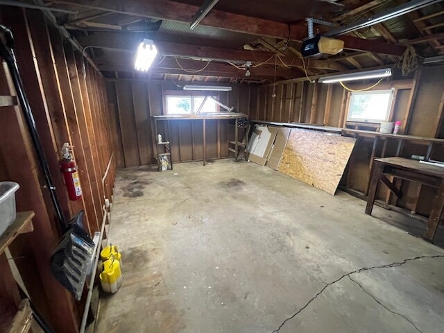 Building Photo - Updated 5-Bedroom Roseville Home with Yard...