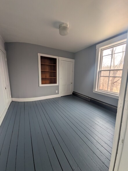 Building Photo - 2978 Vt Rte 14 N