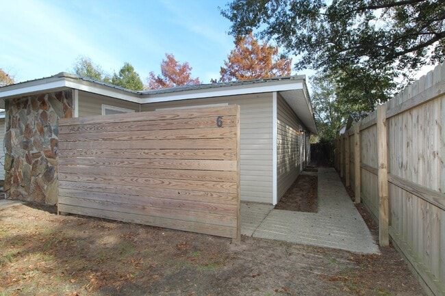 Building Photo - Charming 2 Bedroom Rental in Pace, FL with a Spacious Layout and Prime Location!