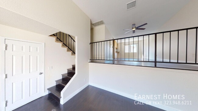 Building Photo - 14401 Plummer St