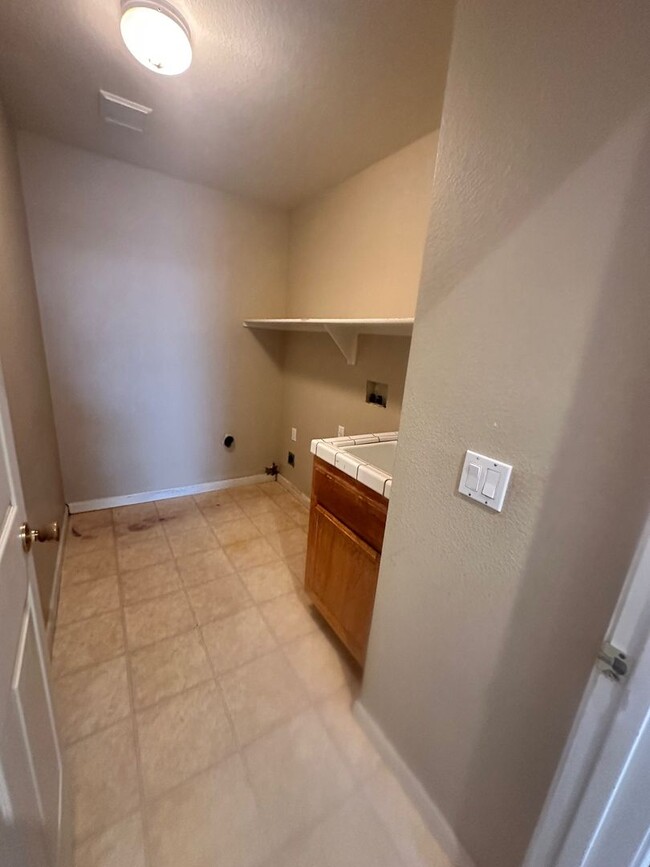 Building Photo - Need A Spacious  Home In Weston Ranch?