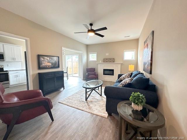 Building Photo - 928 Kingscote Dr
