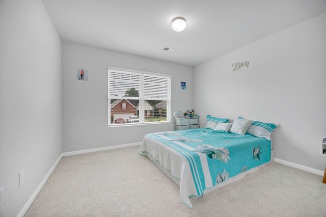 Building Photo - 300 Barony Pl Dr