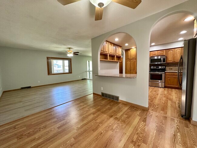 Primary Photo - 12821 Westwood Ln