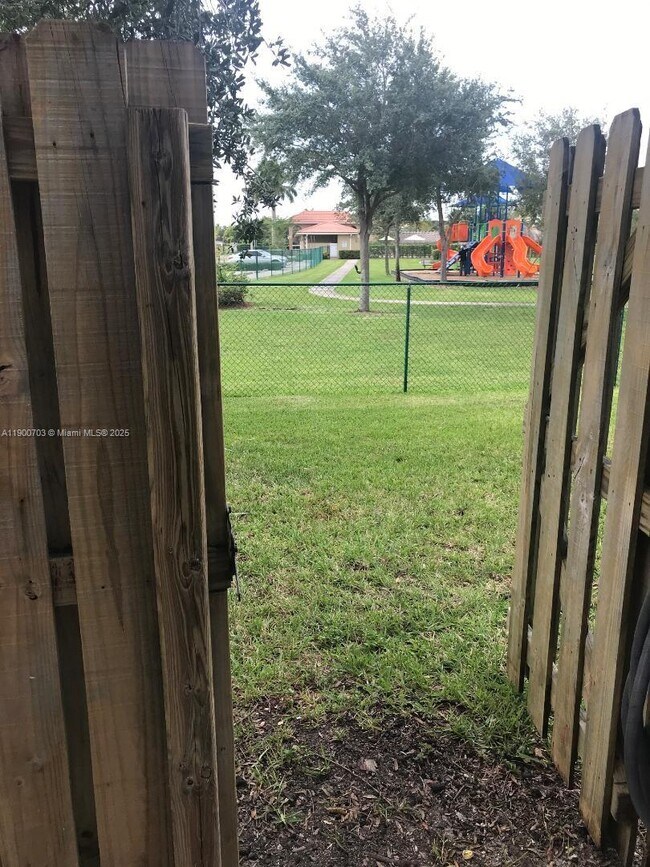 Building Photo - 2239 SE 25th Ave