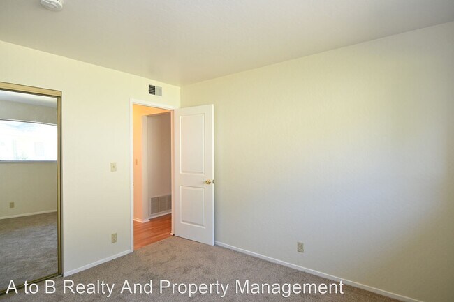 Building Photo - 2 br, 1 bath House - 5680 Calmor Ct #1