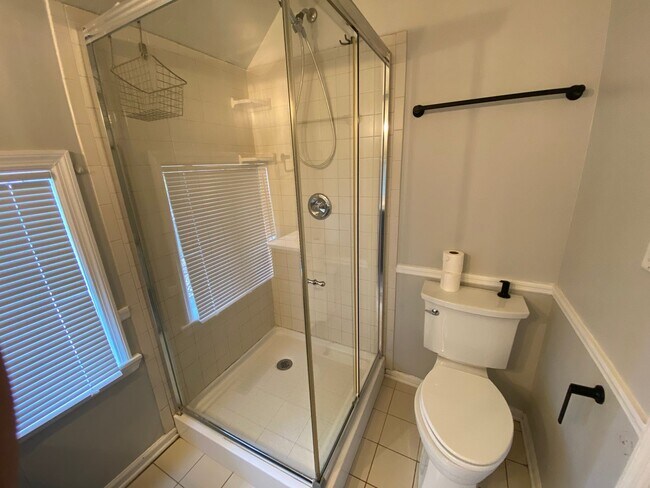 Building Photo - 201 S Pine St