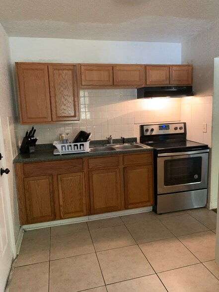 Building Photo - 4848 Mississippi Ct