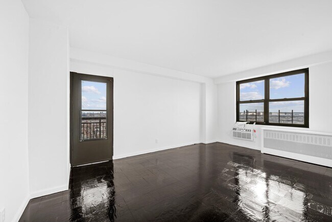 Building Photo - 500 Central Ave