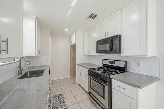 Building Photo - 3435 Gary Ln