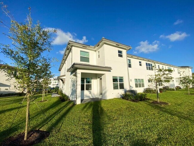 Building Photo - 4819 Navali Dr