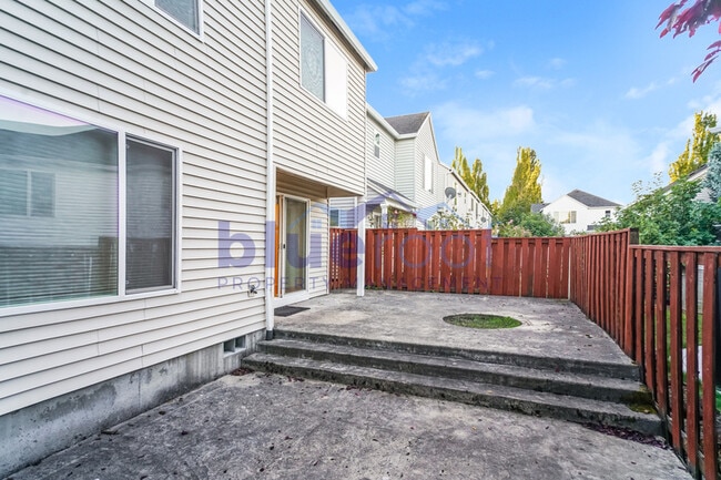 Building Photo - 16786 NW Oak Creek Dr
