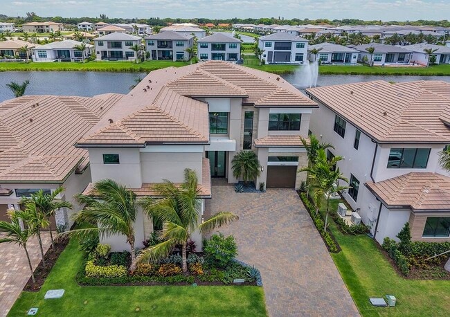 Building Photo - 9523 Riverside Pk Dr
