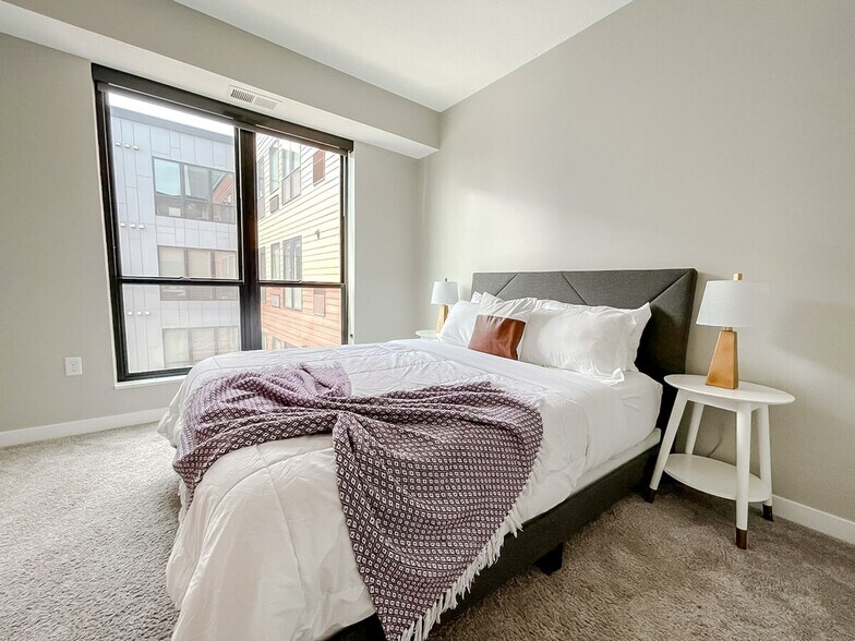 Building Photo - 1400 Walnut St