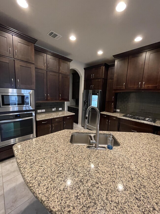 Building Photo - 2826 Winter Gorge