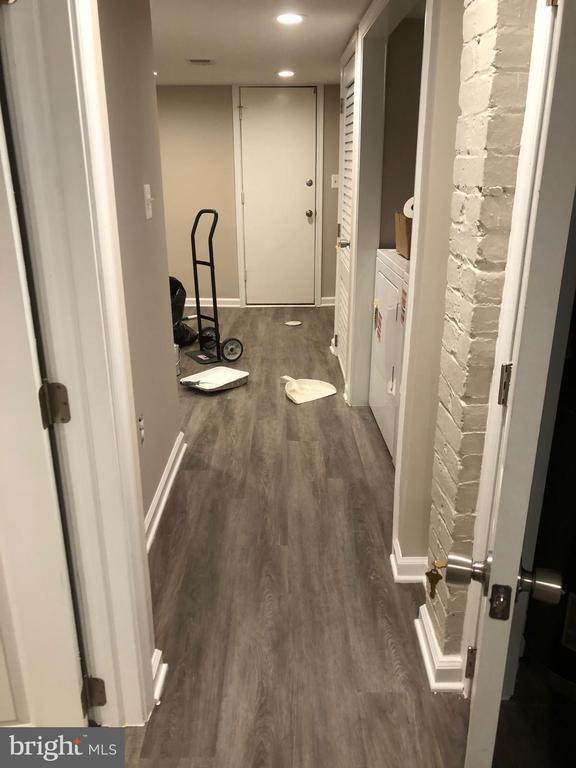 Building Photo - 1615 Fairlawn Ave SE