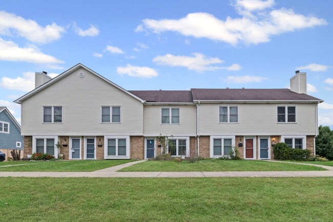 Building Photo - 1725 Pickwick Ln