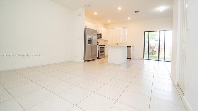 Building Photo - 13237 SW 286th Terrace