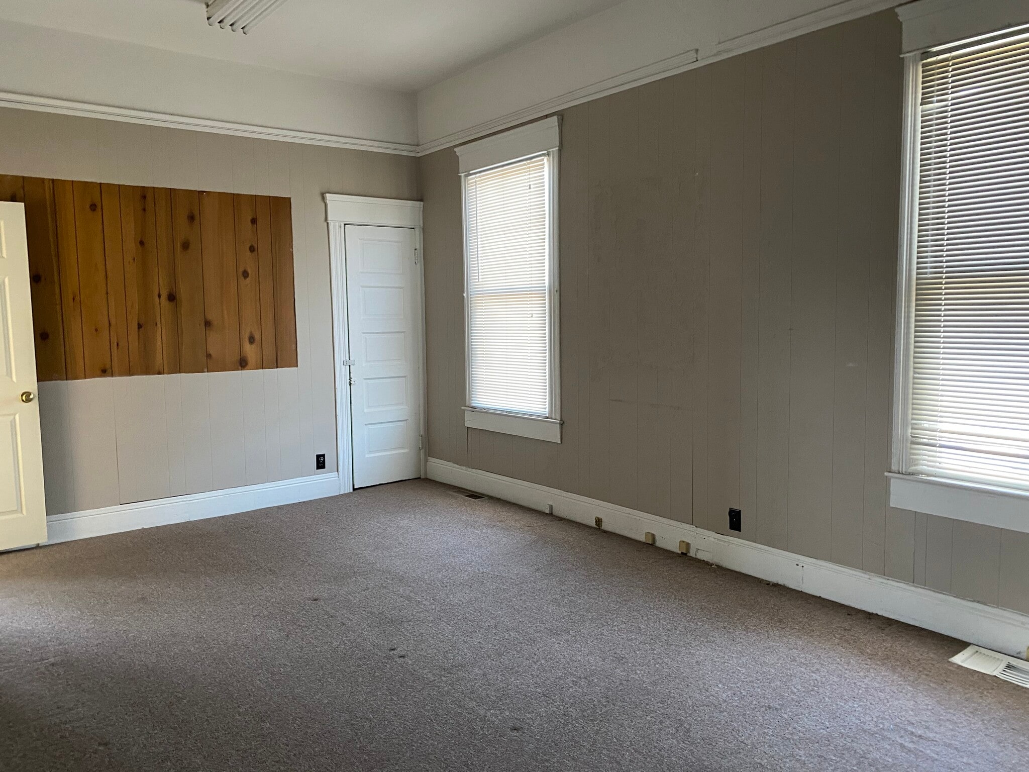 Building Photo - 307 E Ocean Ave