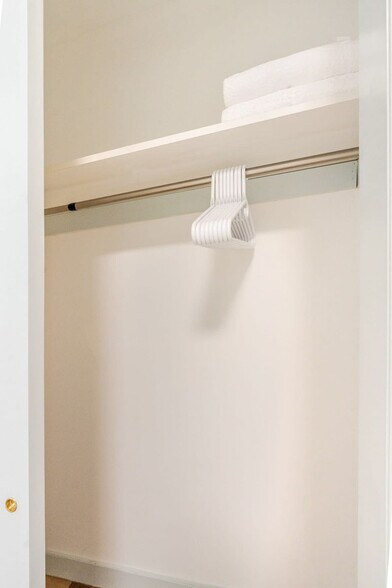 Building Photo - 1384 Ridge Ave