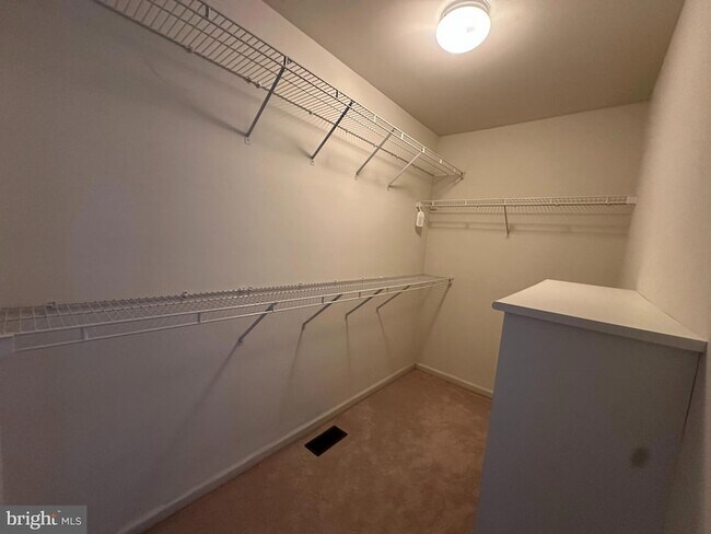 Building Photo - 355 Rockmeade Dr