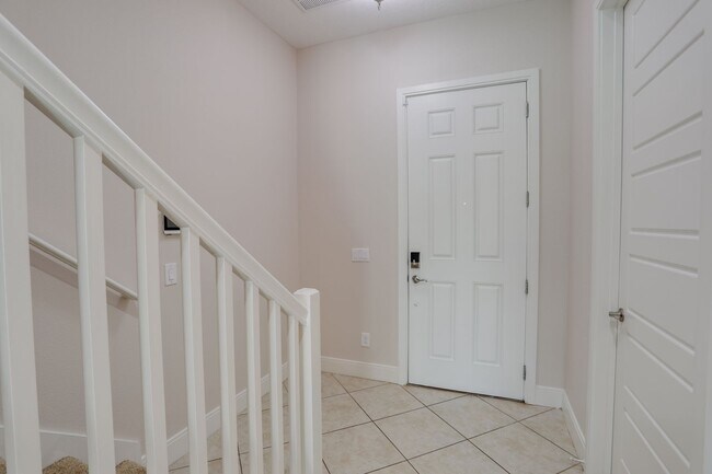 Building Photo - 510 Captiva Dr