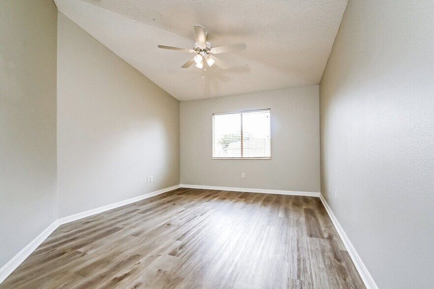 Building Photo - 11733 Brenford Crest Dr