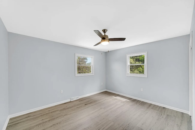 Building Photo - 627 W 43rd Pl