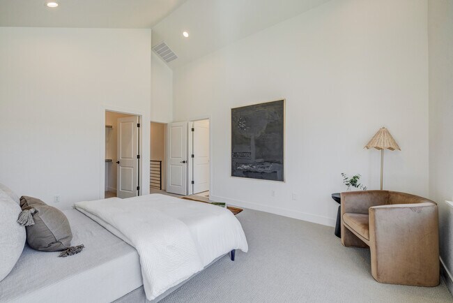 Master bedroom - 3420 S Grant St