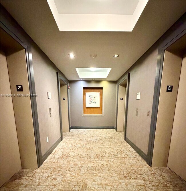 Building Photo - 1060 Brickell Ave