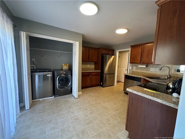 Building Photo - 66 Great Oak Ct