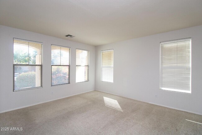 Building Photo - 3316 E Kingbird Pl