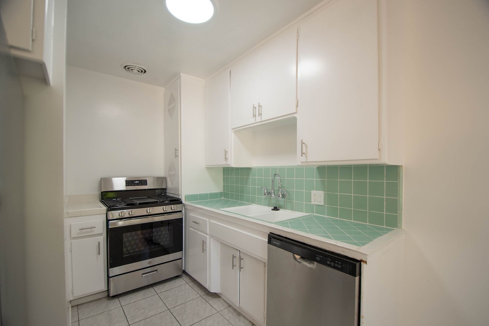 Building Photo - 6260 Colfax Ave