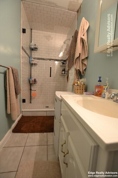 Building Photo - 153 Nonantum St