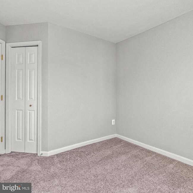 Building Photo - 5006 Grimm Dr