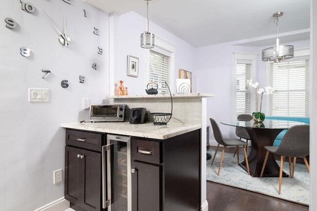 Building Photo - 7 Summit Ave