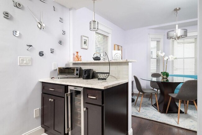 Building Photo - 810 Broadway-SI ID1511377P