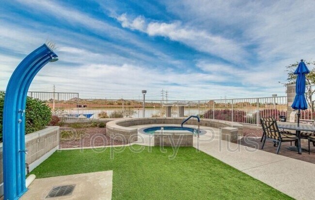 Building Photo - 140 E Rio Salado Pky
