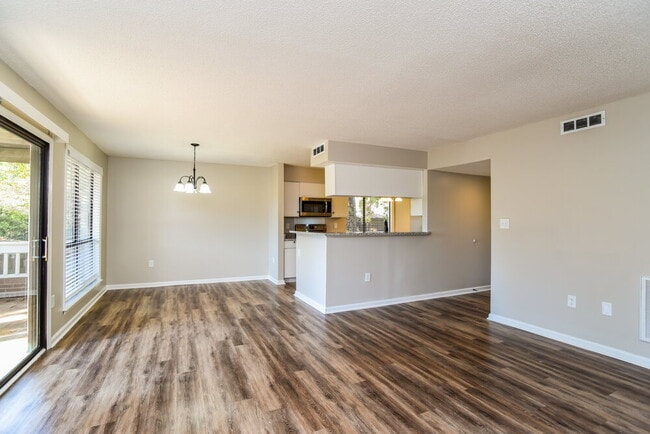 Building Photo - 7906 Greenside Ct