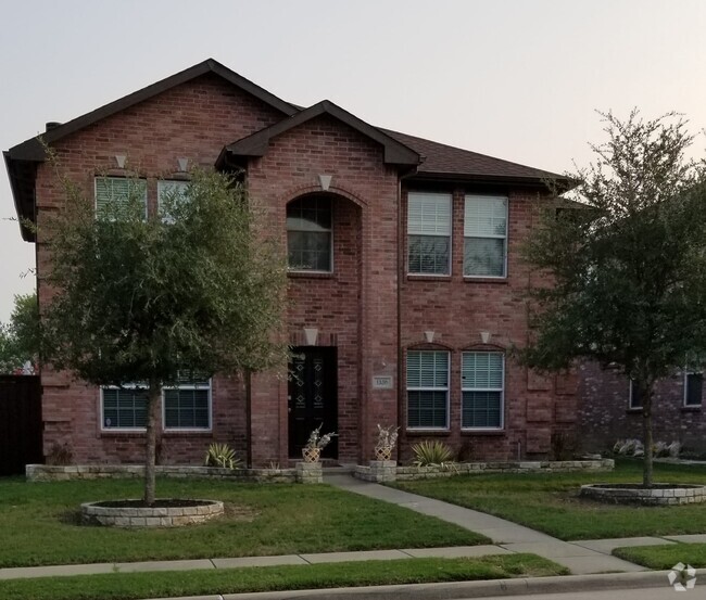 Building Photo - 1330 Rusk Dr